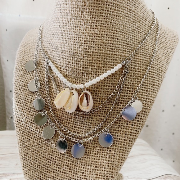 Jewelry - Layered necklace with seashells